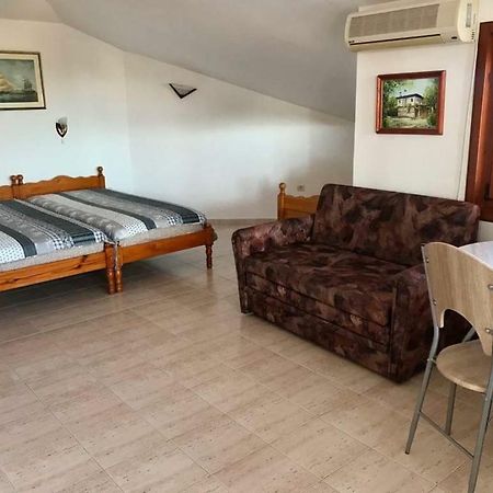 Студиа Мансарда Ненови Pomorie Extérieur photo