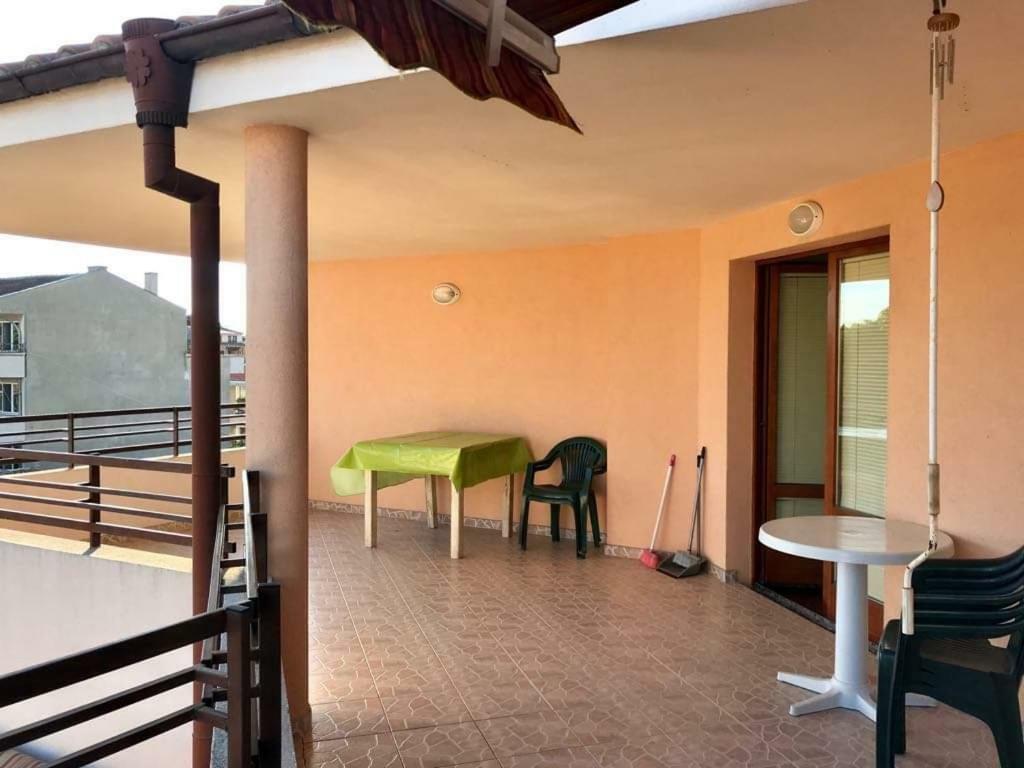 Студиа Мансарда Ненови Pomorie Extérieur photo